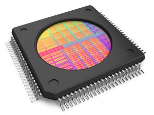 Mikrochip med synlig matris isolerad på vit bakgrund